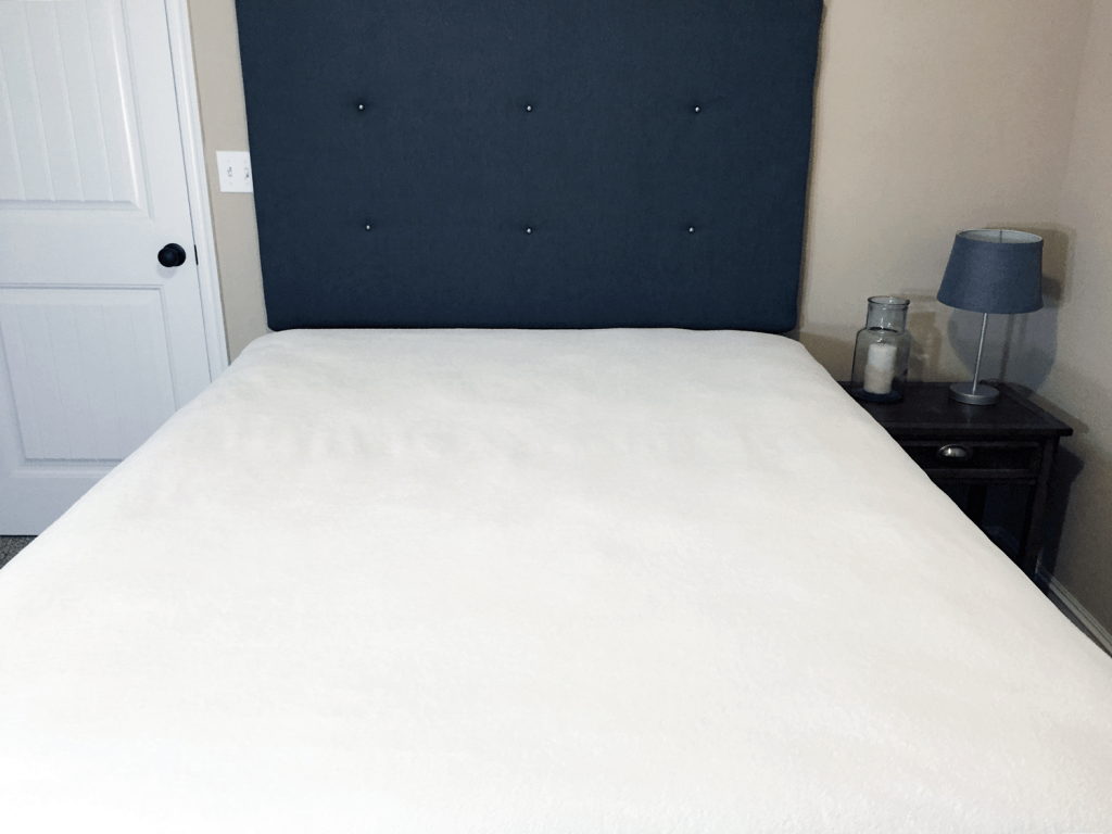 Lucid waterproof mattress protector - Queen mattress, 13.5" thick