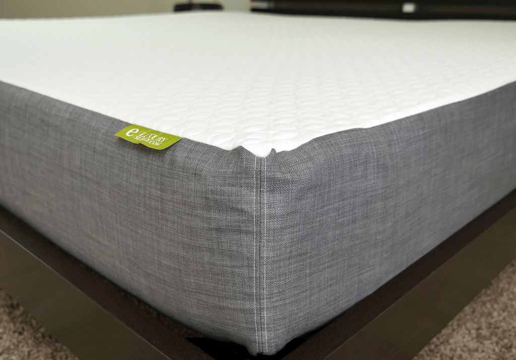 eLuxurySupply mattress cover