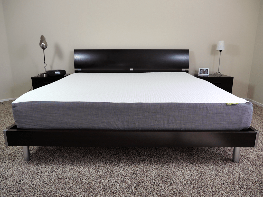 King size eLuxurySupply mattress