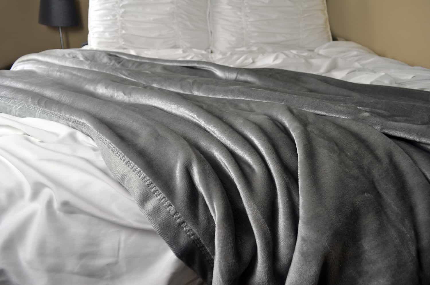 qbedding-microplush-fleece-blanket-review-sleepopolis