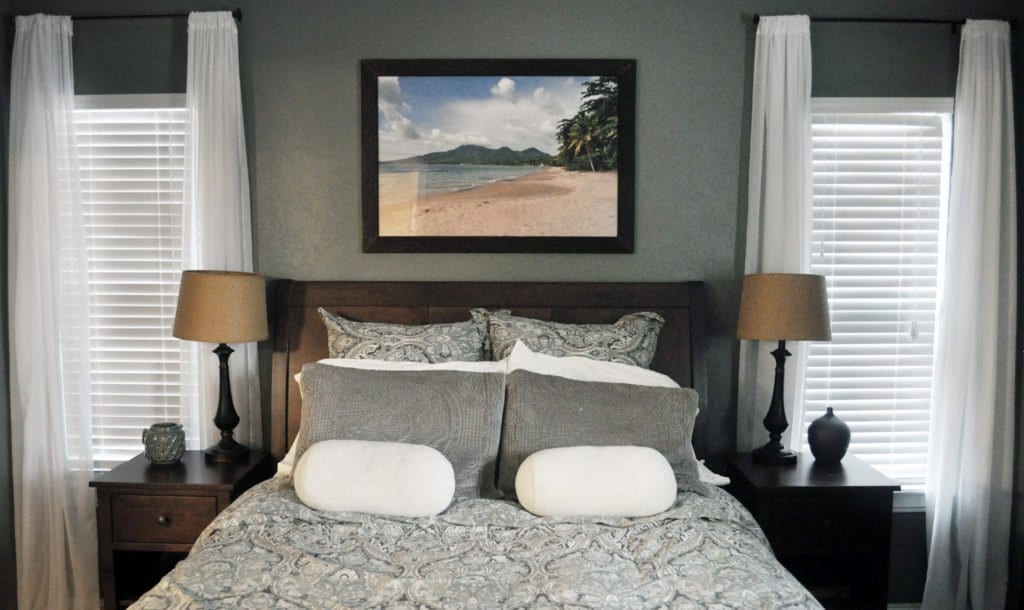 Small Bedroom Design Sleepopolis, King Size Bed In Small Bedroom