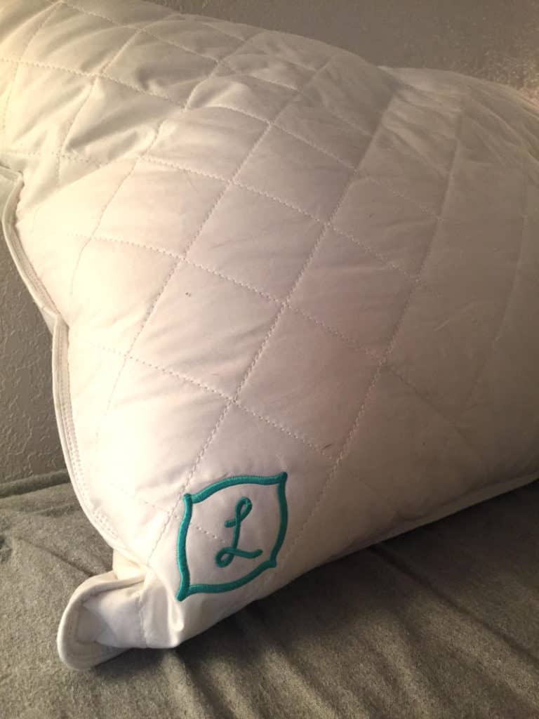 L Pillow Logo