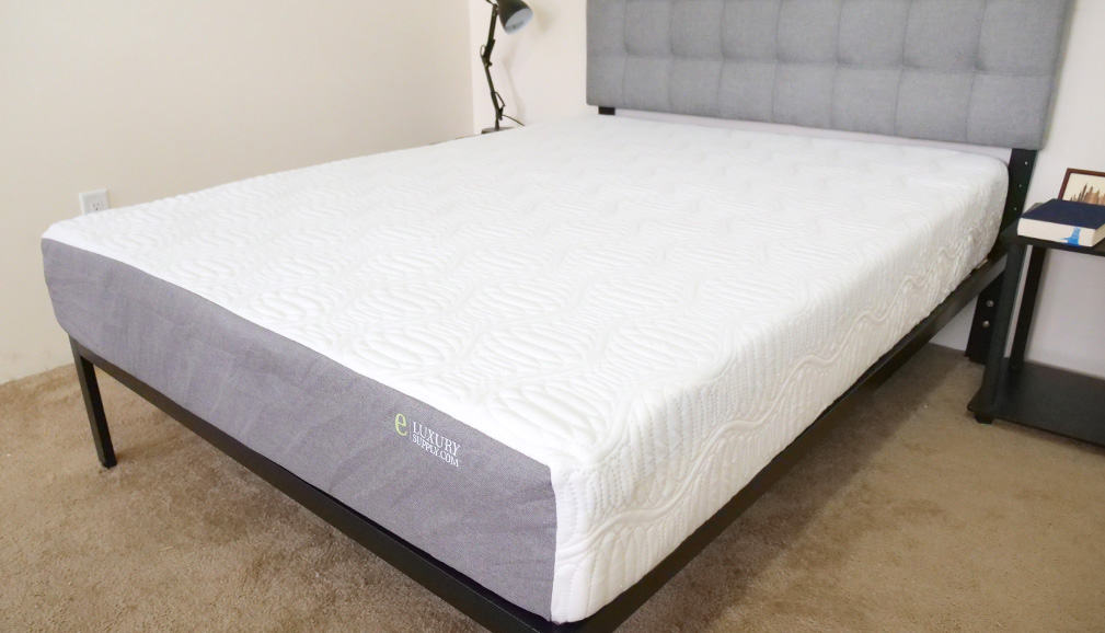 eLuxury Supply Mattress Corner View