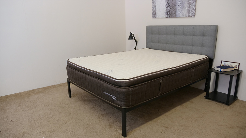 Nest Bedding Hybrid Latex Corner View