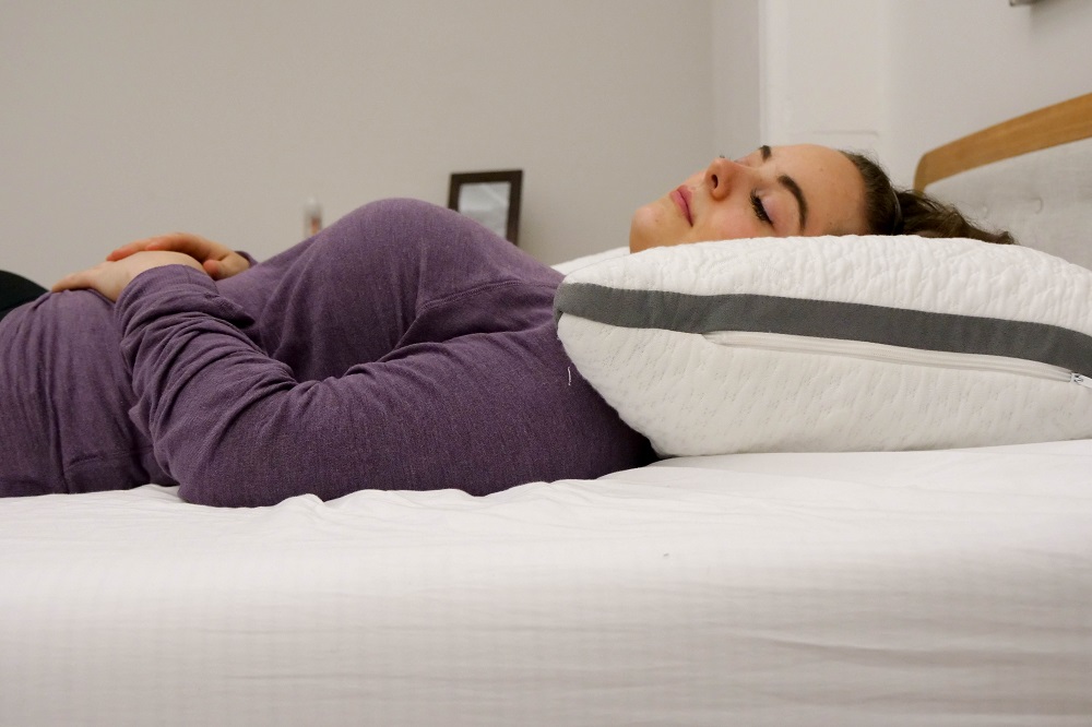 Back sleeping on the Easy Breather Side Sleeper pillow 