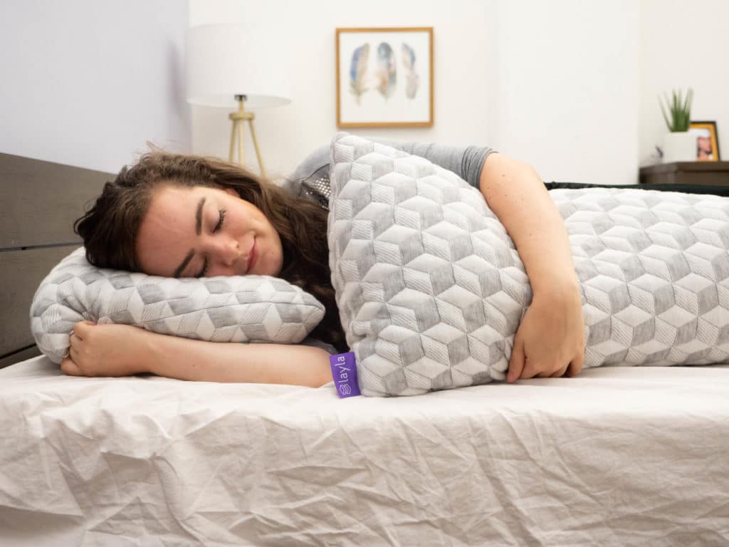 Memory Foam vs Latex Foam Pillow (2020) Full Guide and Comparison