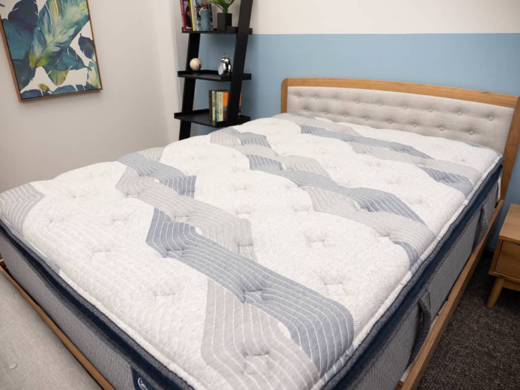 serta blue fusion 200 plush queen