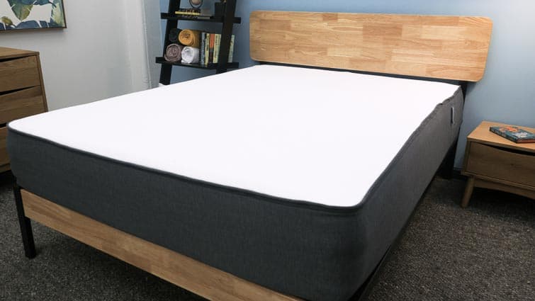 how thick is a casper hybrid mattress