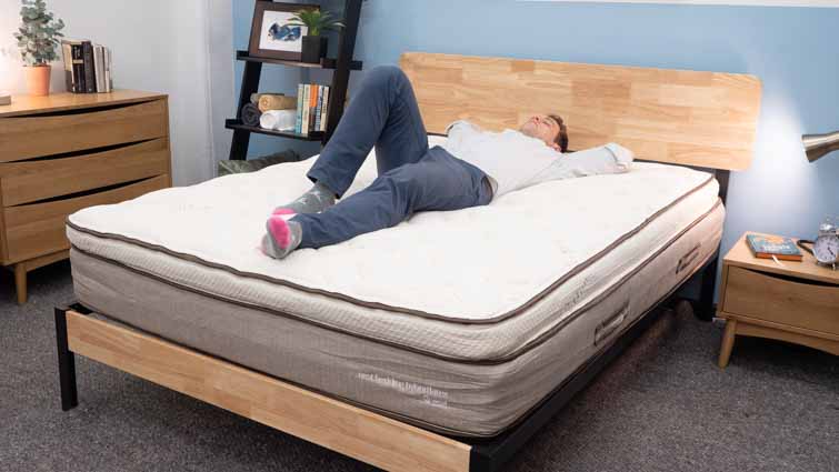 Nest Hybrid Latex Mattress Review (2021) - Sturdy & Soft?