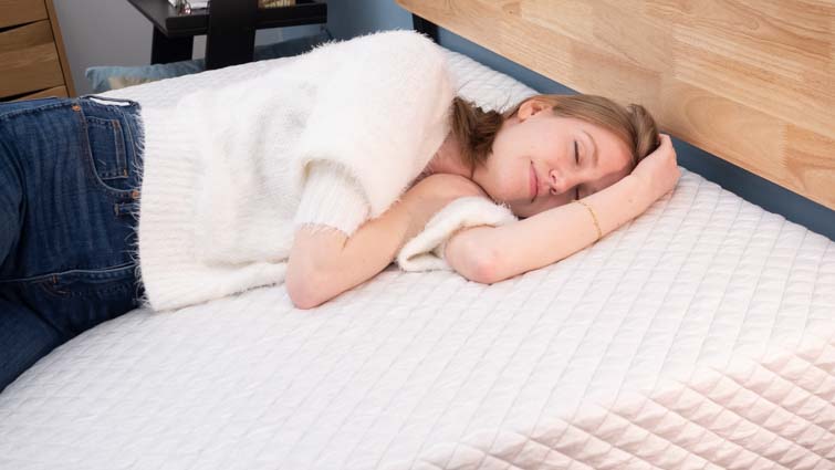 Side sleeping on the Leesa Hybrid