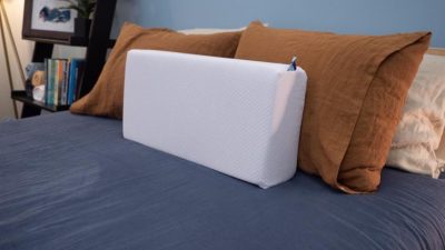 The Miraculous Knee Pillow That Side Sleepers Need