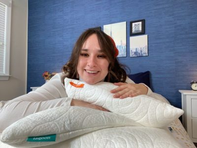 https://sleepopolis.com/wp-content/uploads/2021/11/lagoon_pillow_pile-400x300.jpg