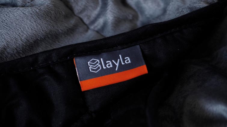 layla weighted blanket logo