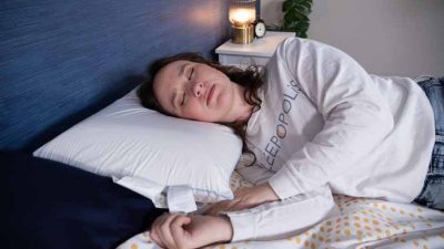 Sleeping Without a Pillow: Is It Bad For You? - Casper Blog