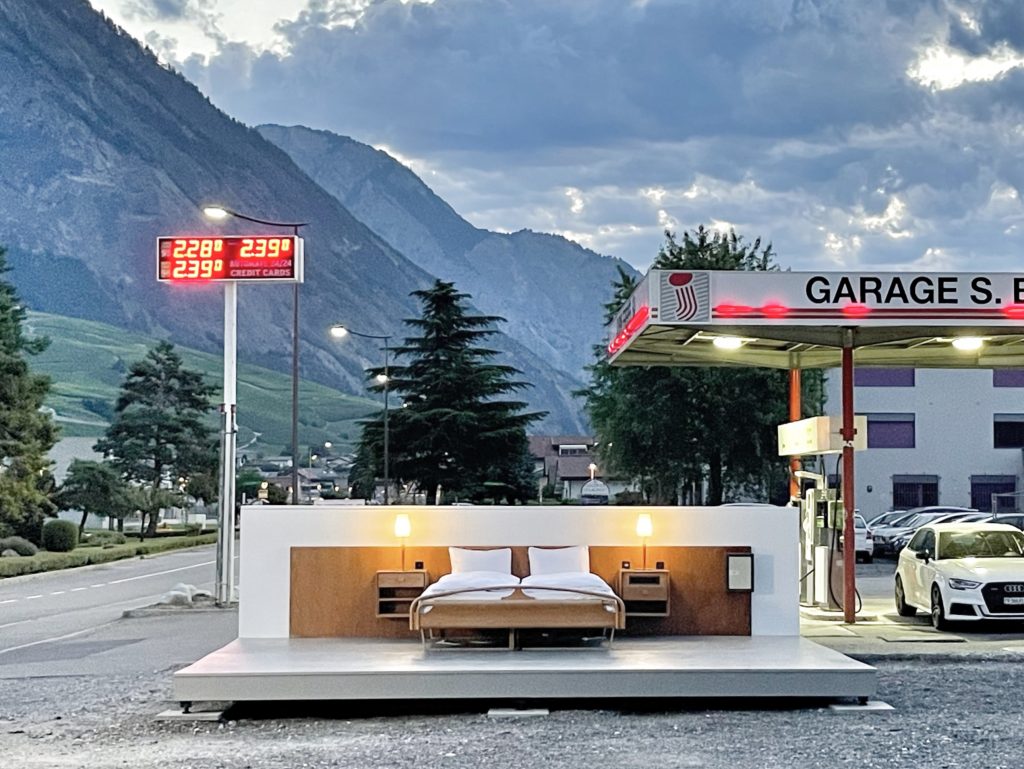 04 NULL STERN HOTEL anti idyllic zero real estate suite in Saillon Valais Switzerland 2022 © Copyright Atelier für Sonderaufgaben