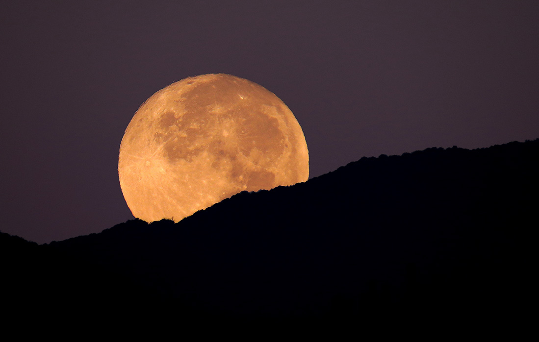 Why Last Night’s Supermoon Probably Wrecked Your Sleep