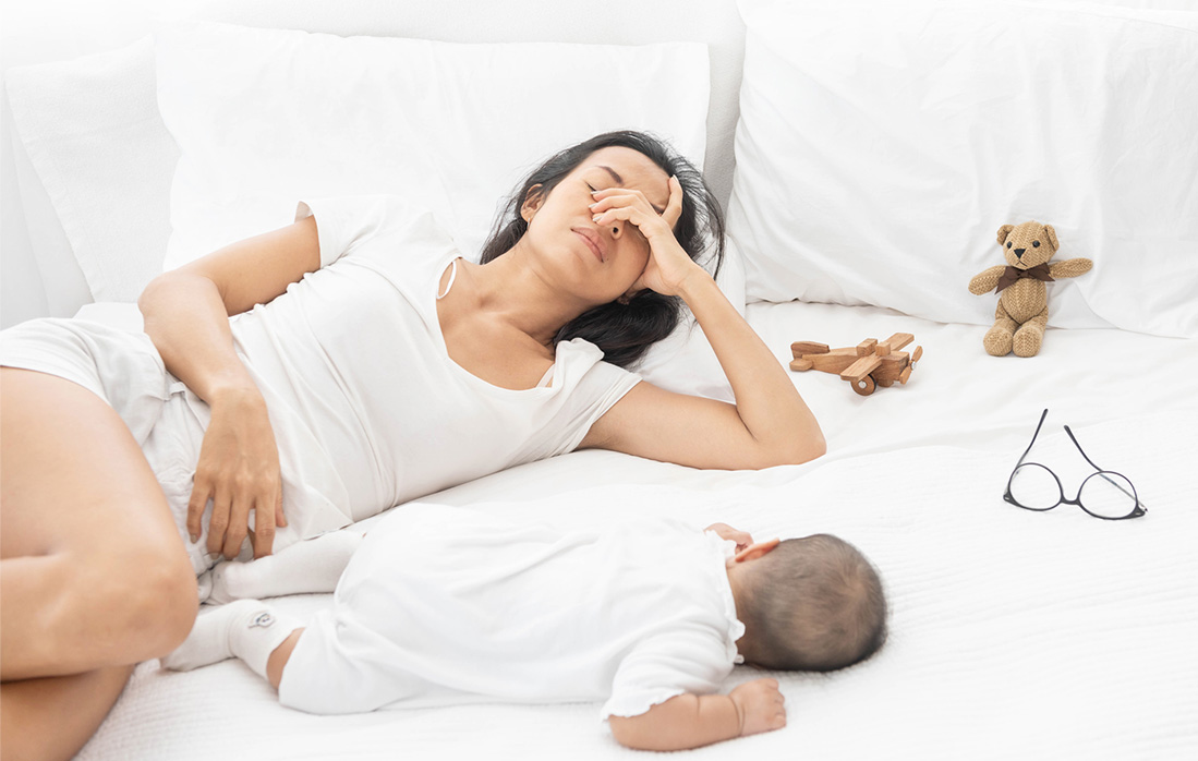 How Postpartum Insomnia Affects Moms and Dads Differently — Especially How Long It Lasts