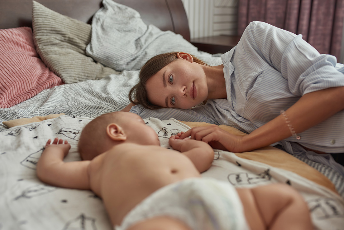 Beating Postpartum Insomnia: Our Expert-Backed Tips