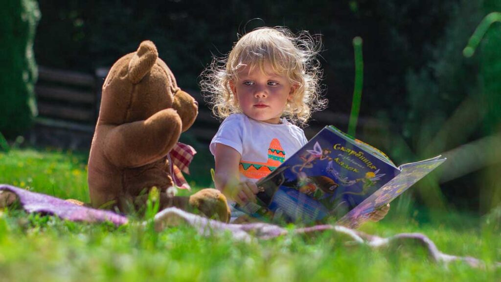 Little girl with teddy