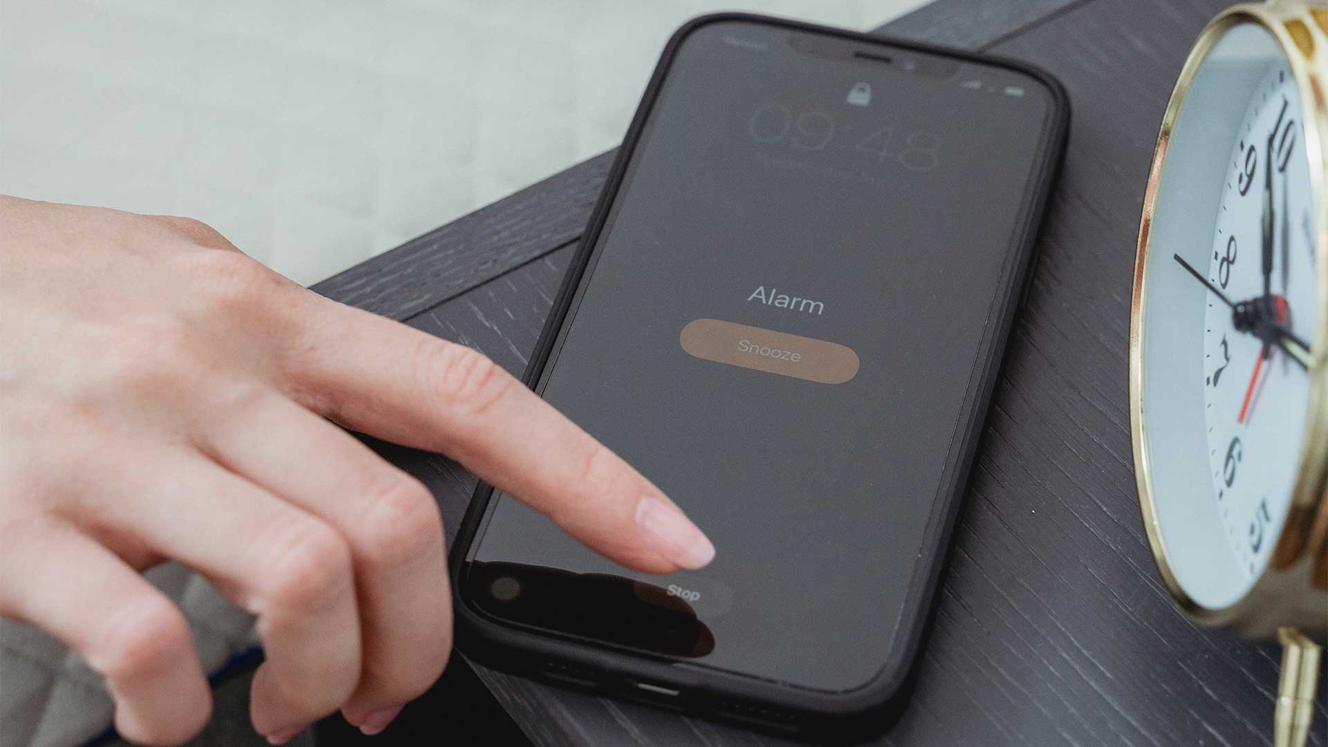 iPhone Users Say Their Alarms Aren’t Going Off In the Morning