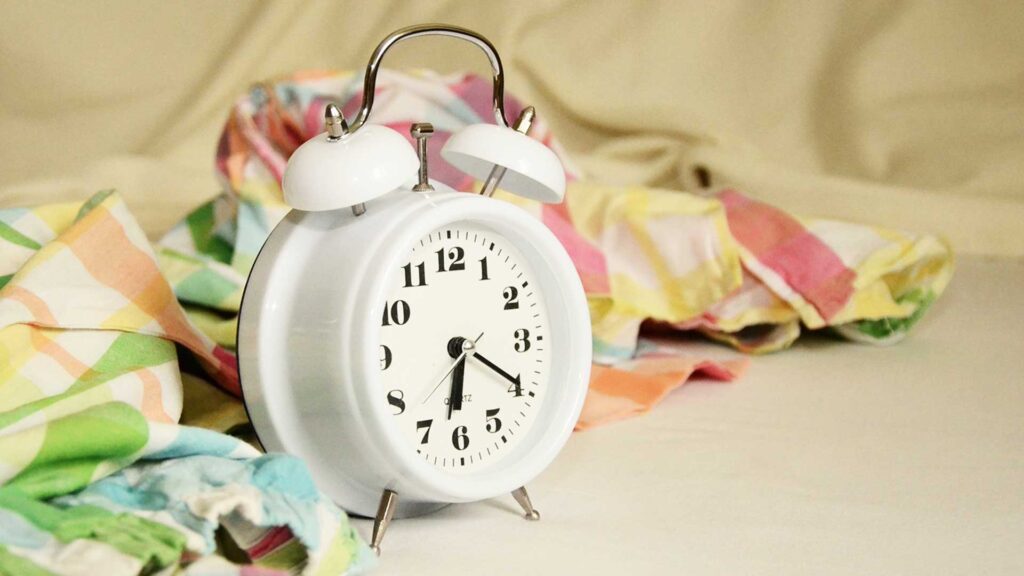 dementia alarm clock 1191561 1280