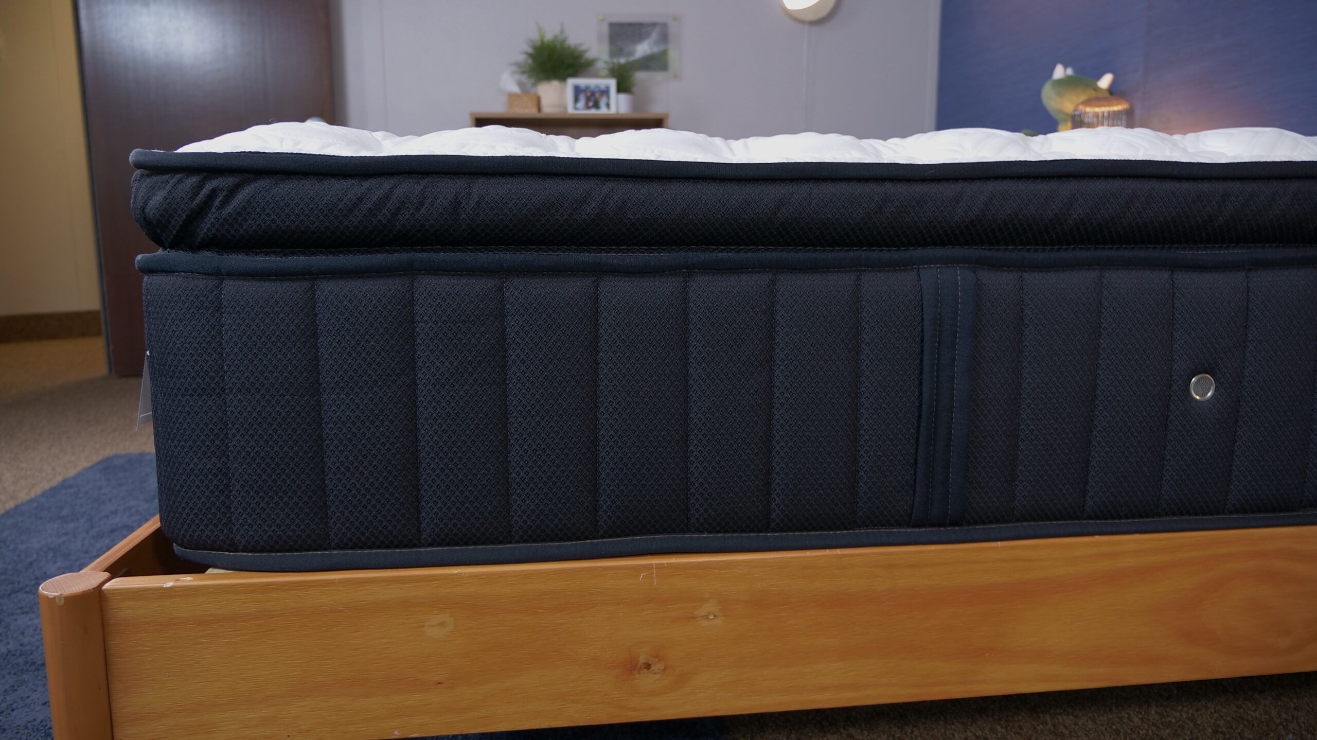 Moving handles and AirVent System on the Stearns & Foster Kirkland Signature Lakeridge Mattress