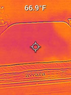 The Awara Premier Luxury Hybrid's surface temperature before laying on it.