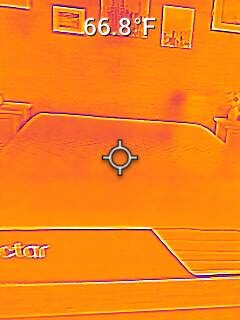 The Nectar Classic Hybrid's surface temperature before laying on it.