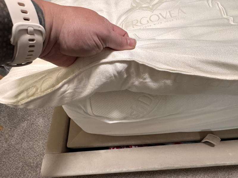 A close look at the PlushBeds Natural Wool Mattress Topper