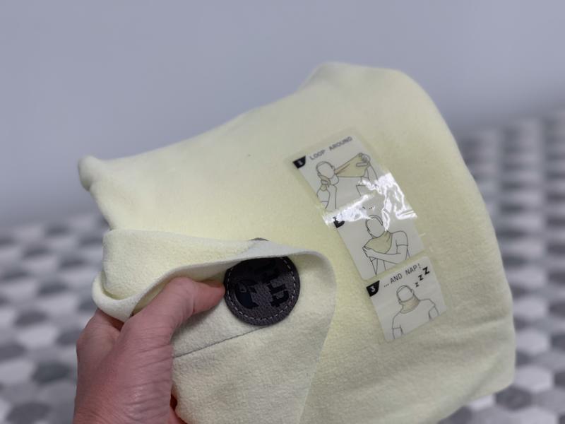 Instructions on the trtl Travel Pillow