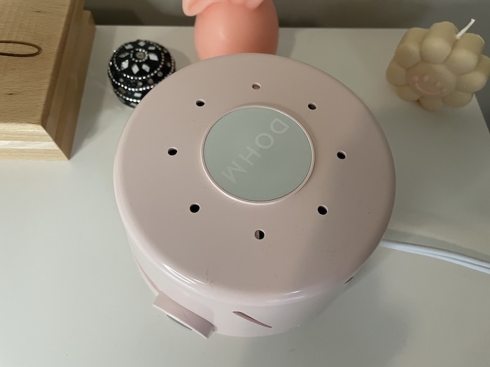 An overhead view of the Yogasleep Dohm Classic Sound Machine.