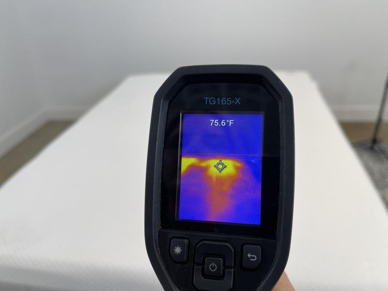 Thermal imaging of the Nolah Original AF Mattress after being slept on by one of our product testers.