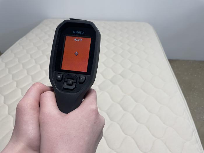 Thermal imaging of the WinkBed EcoCloud Hybrid Mattress before being rested on